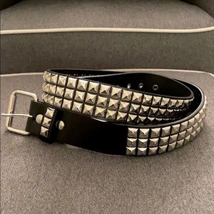 Three Row Pyramid Belt